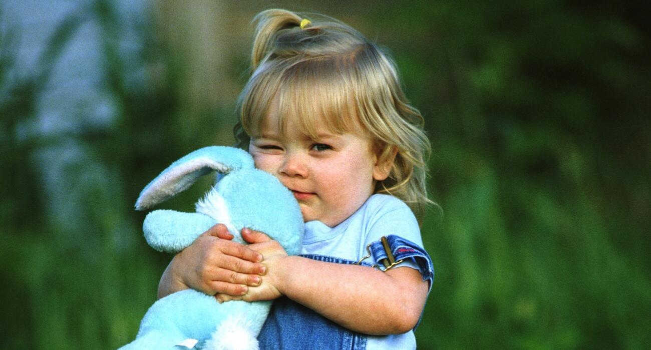 НЕПРОСТО РАССТАТЬСЯ С ДЕТСТВОМ