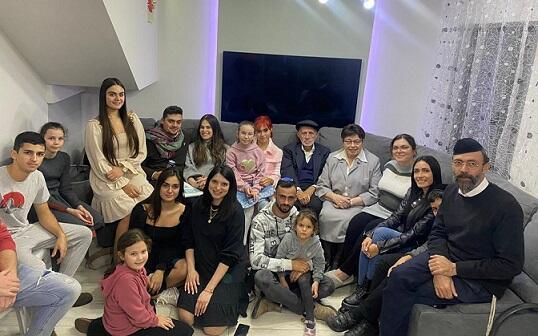 ПОВЗРОСЛЕЛИ РЕБЯТИШКИ