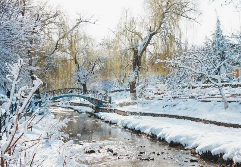 И У НАС ПОШЁЛ СНЕЖОК