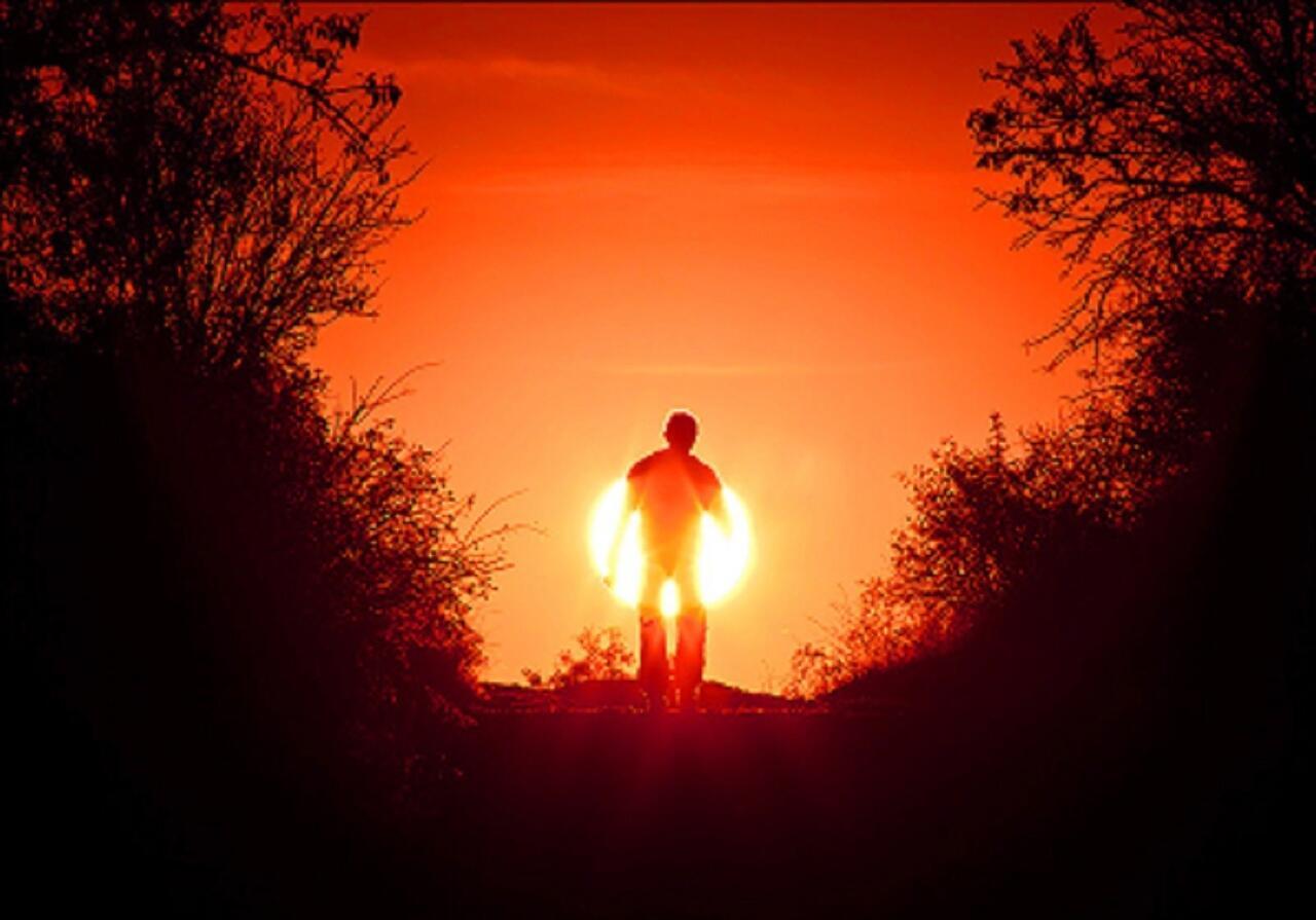 Поступь жизни любовью зовётся.