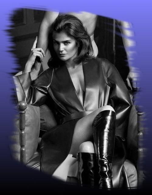 На пальчиках вхожу ... ( 18 + ) для взрослых уже....:- ) ой, почти 21 + ))