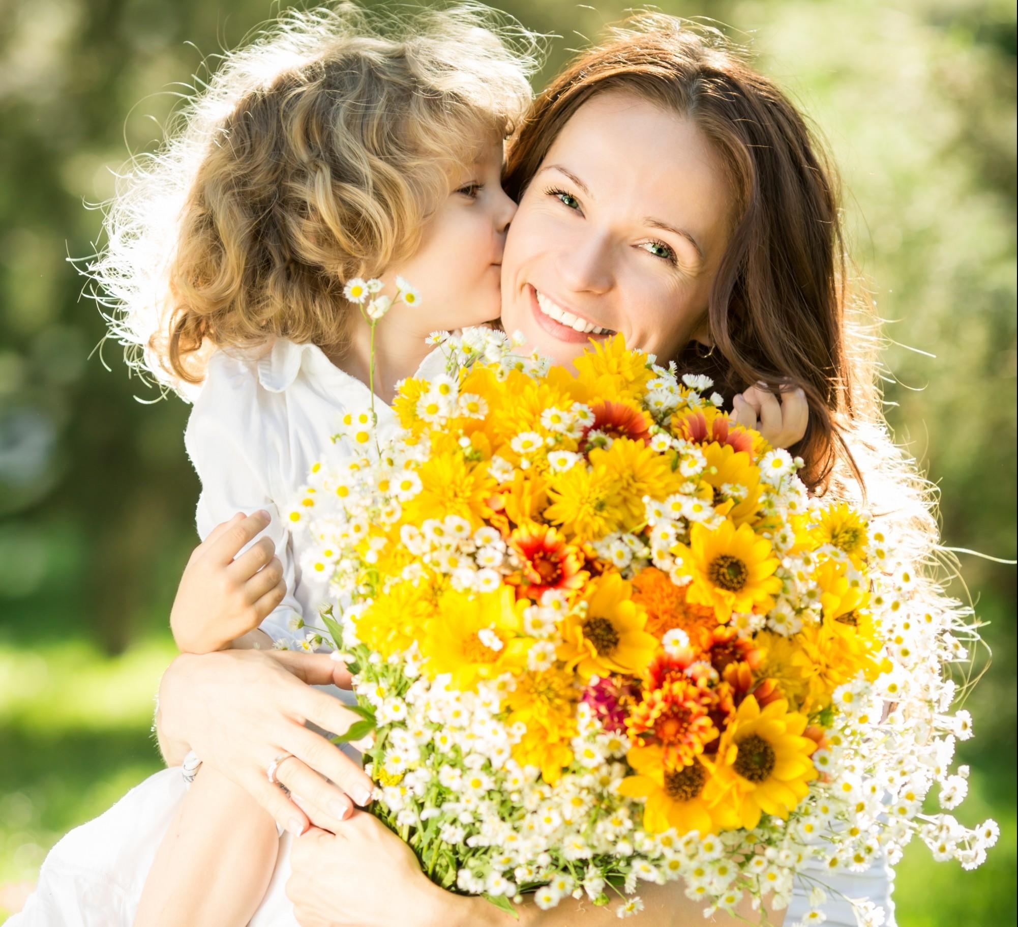Праздник мама и цветы