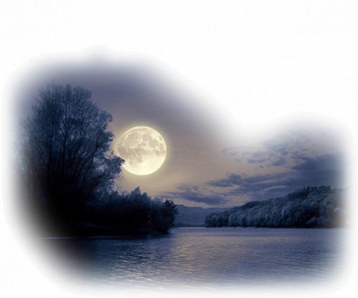 Красиво льётся свет луны...