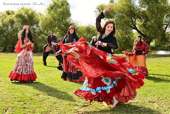 Плачет скрипка...