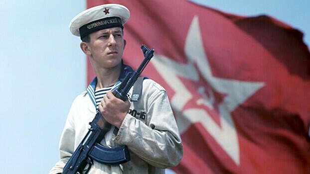 Плещется Чёрное море