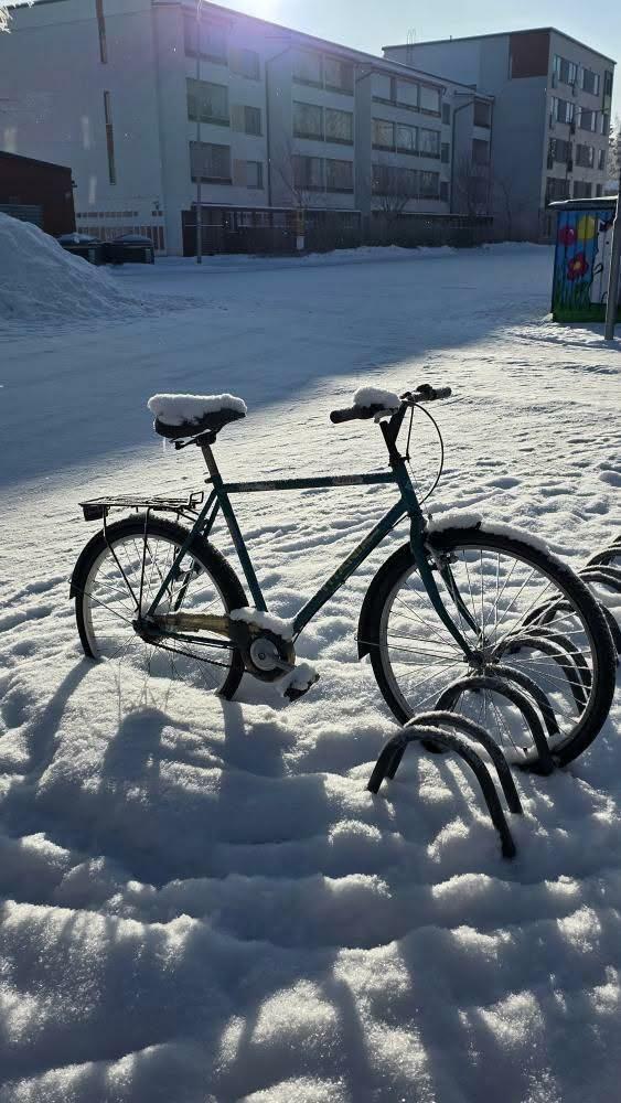 Миниатюра. Негрустный велосипед. АБ.