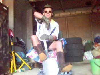 РАЗДАВАЯ СВЕТ.