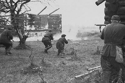 Рвутся сутки как лист