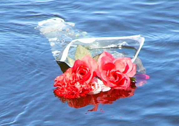 ЛЮБОВЬ И ПАМЯТЬ – Короткий Стих № 38