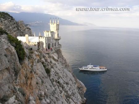 ПОЗОЛОТИЛ ВЕРХУШКИ ШПИЛЕЙ... ЧИТАЕТ АВТОР (Д )
