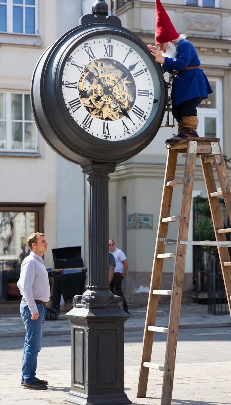 Уличные часы