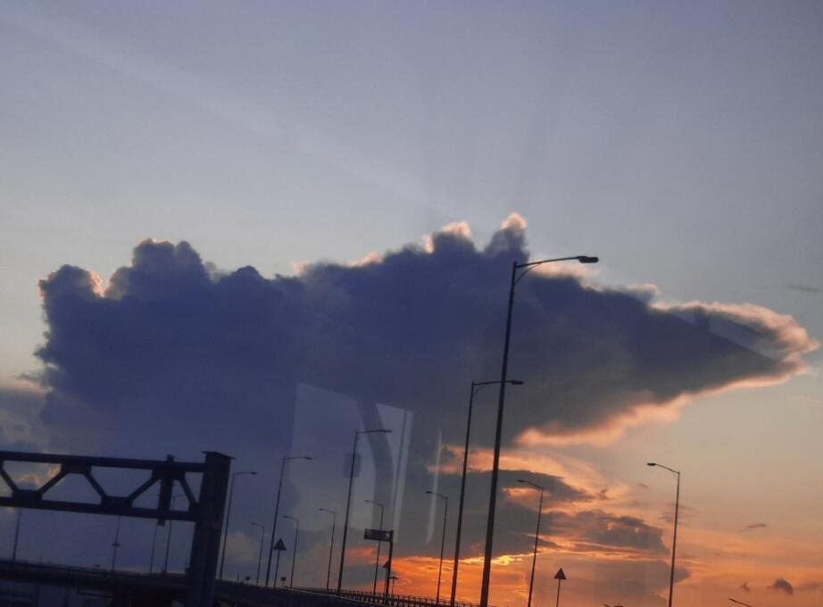 Кто любит и верит - тот вечно живой