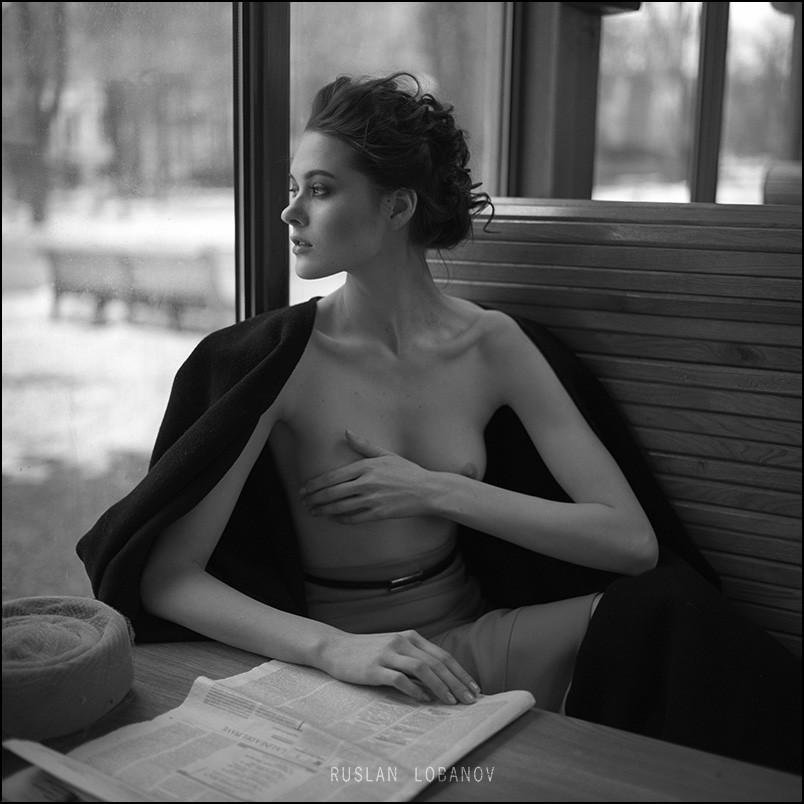 Тихой ночью снег крадётся...