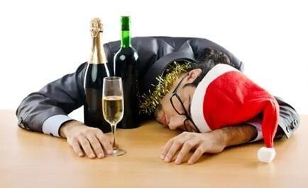 ЖЕНСКИЕ ПРАЗДНИЧНЫЕ СТРАДАНИЯ