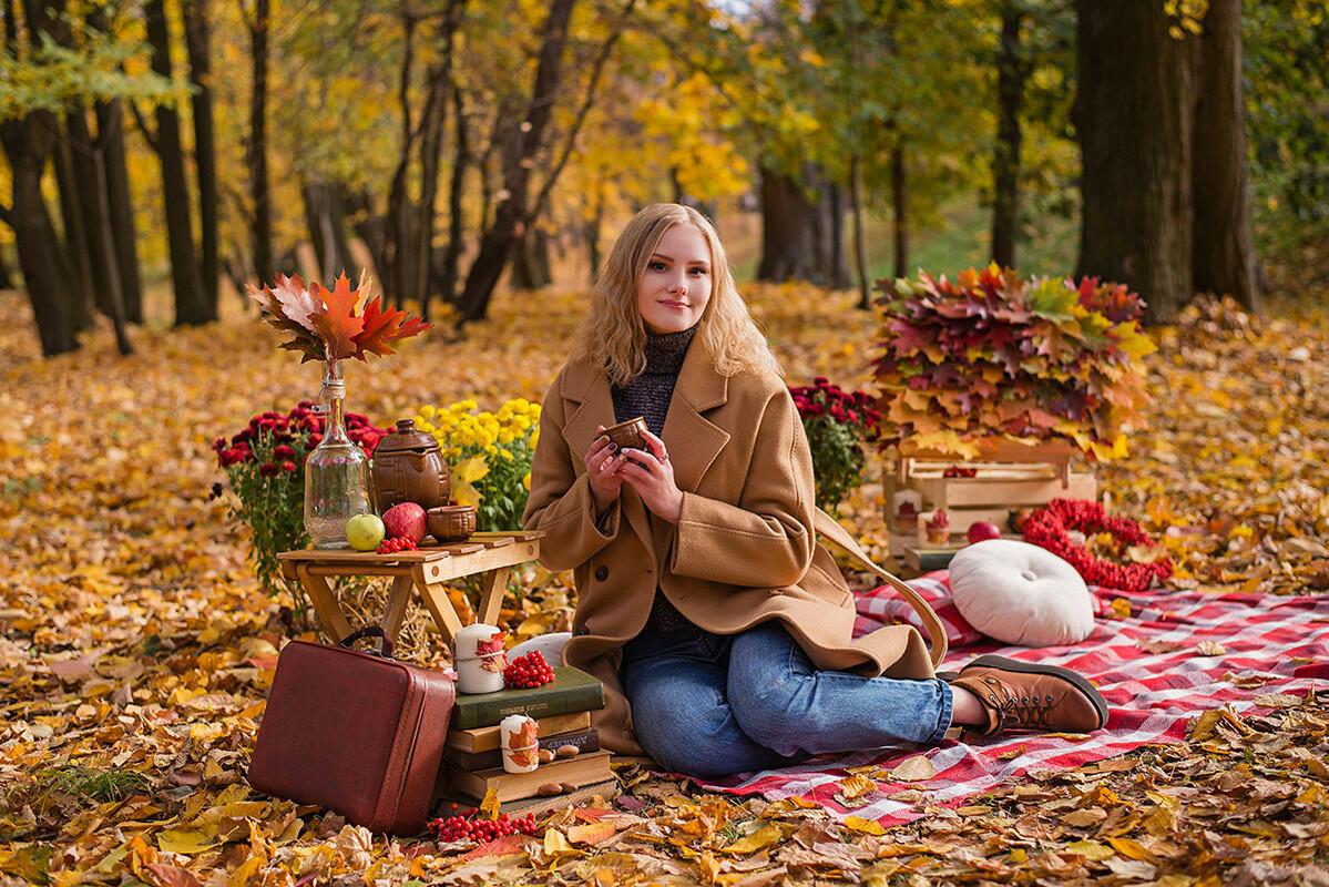 Осень идея. Осенняя фотосессия. Фотосессия осенью на природе. Тематическая осенняя фотосессия. Осенний фотосет на природе.