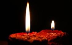 Горели две свечи
