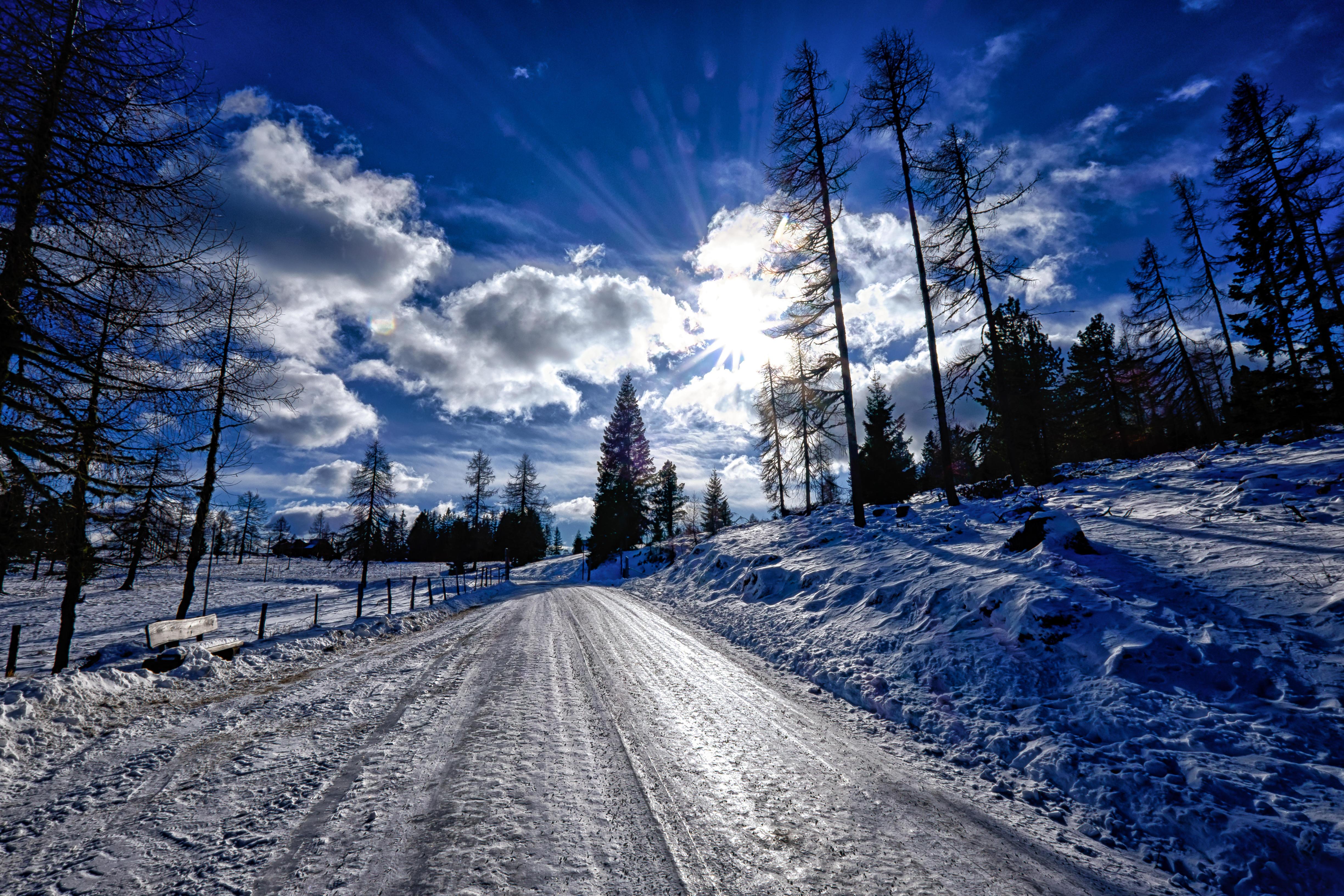 Тема зимней дороги. Зимние дороги. Снежная дорога. Дорога зимой. Заснеженная дорога.