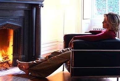 СИЖУ У КАМИНА