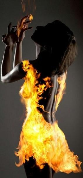 Я не твоя малышка