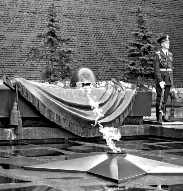 Неизвестному солдату