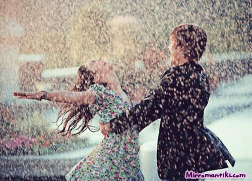 Сегодня я весь мир могу Обнять, поцеловать.