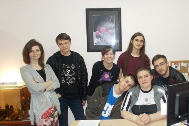 Прощаться грустно мне