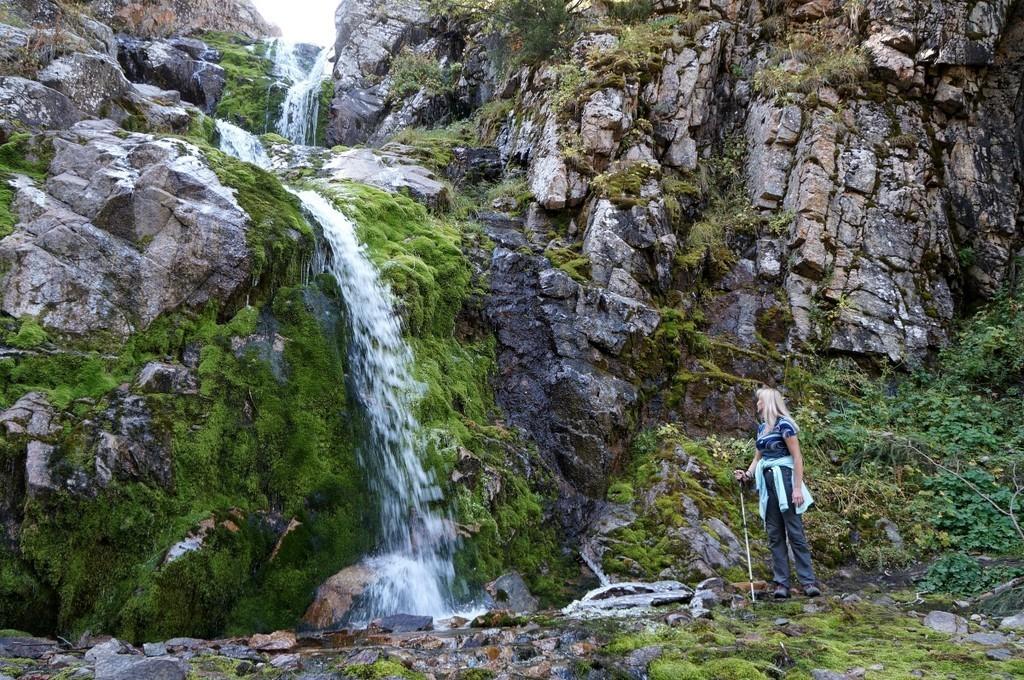 Измените форму слов по образцу водопады водопад камнепады