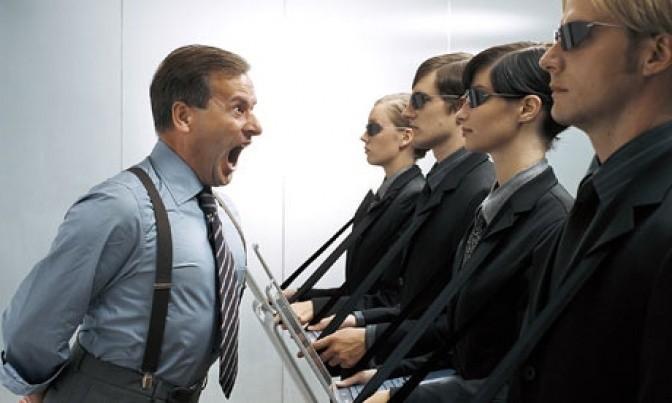 В НАЧАЛЬСТВО РВЁТСЯ