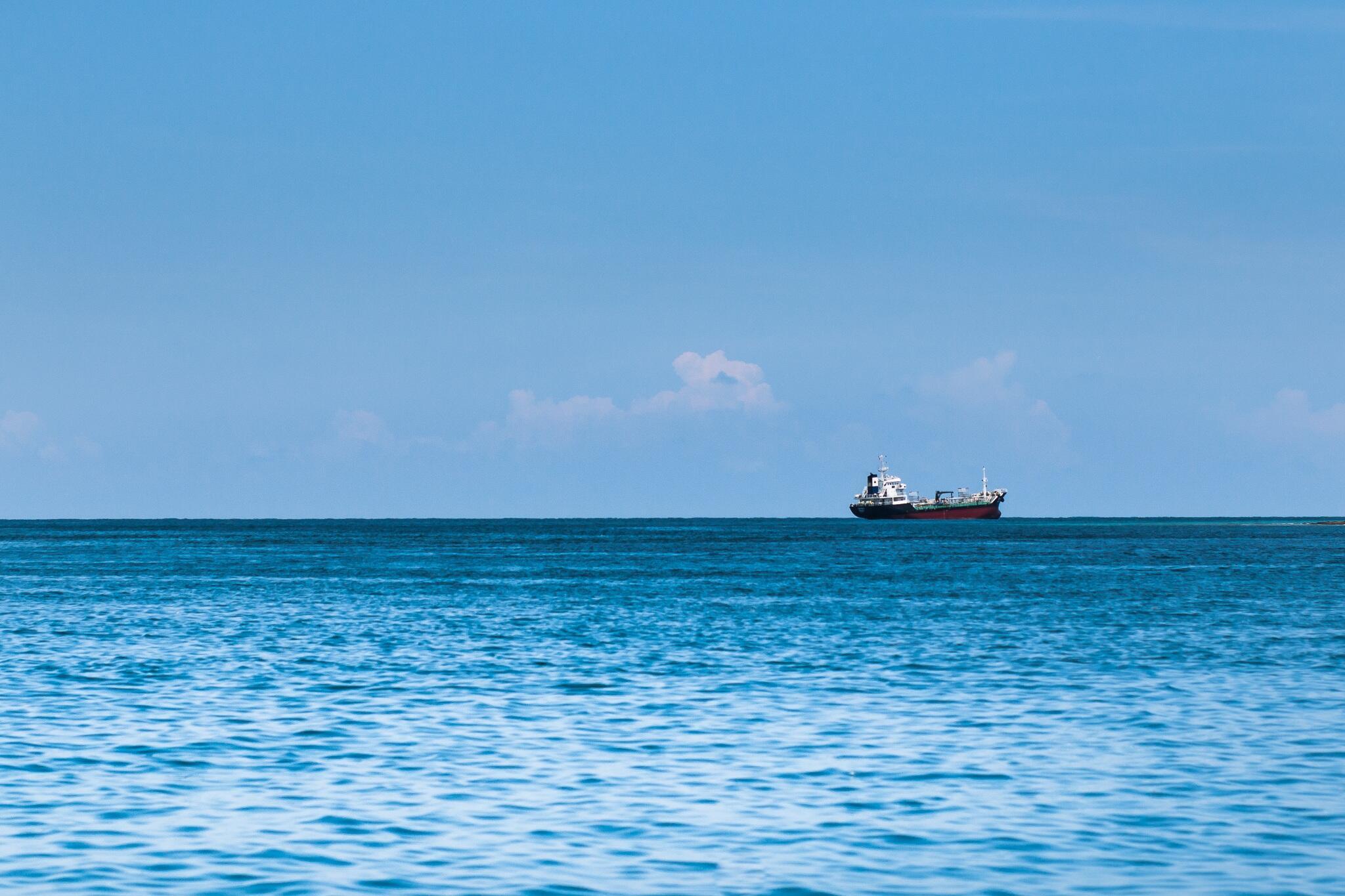 ВЗГЛЯД  НА  МОРЕ