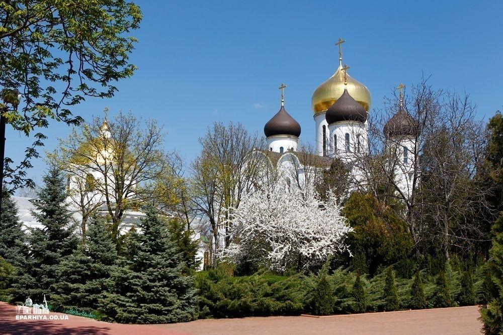 Три Пасхи.Светлой Памяти схиархимандрита Ионы посвящается.