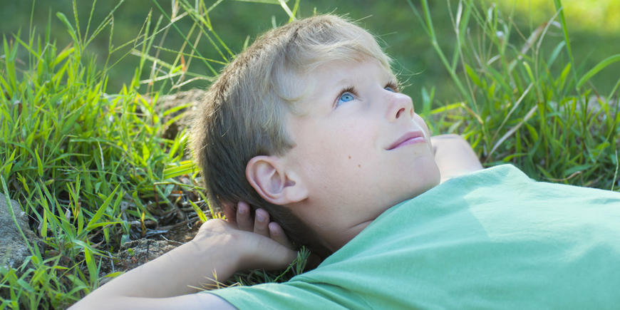 Я лежу, гляжу на небо