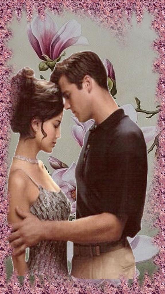 Он снова танцует с ней. ....