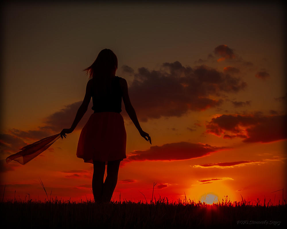 "Судьба... А любил ли?", отзыв на стихи "Ту женщину больше не встречу", поэт Савинов Геннадий