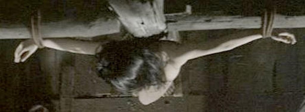 В Грааля чаше кровь святая пенилась