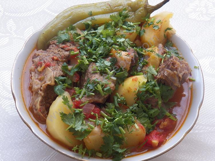 Сиркунька играет на скрипке...