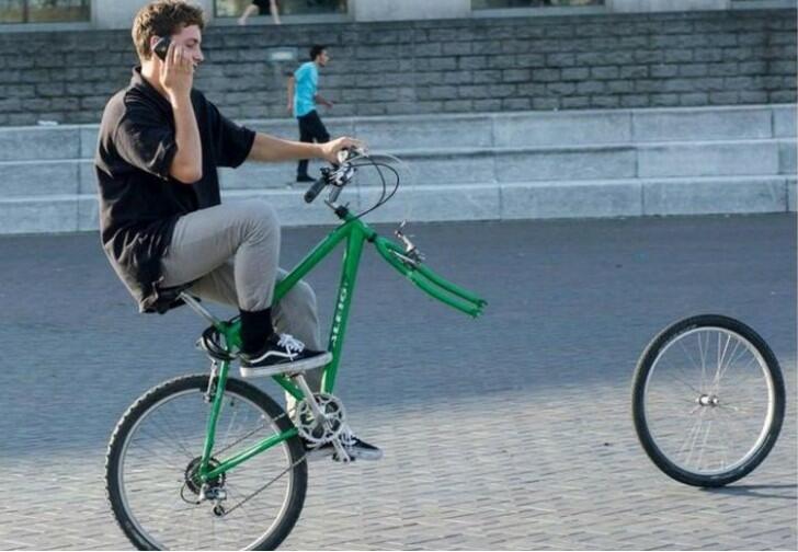 Колесо вдруг отлетело