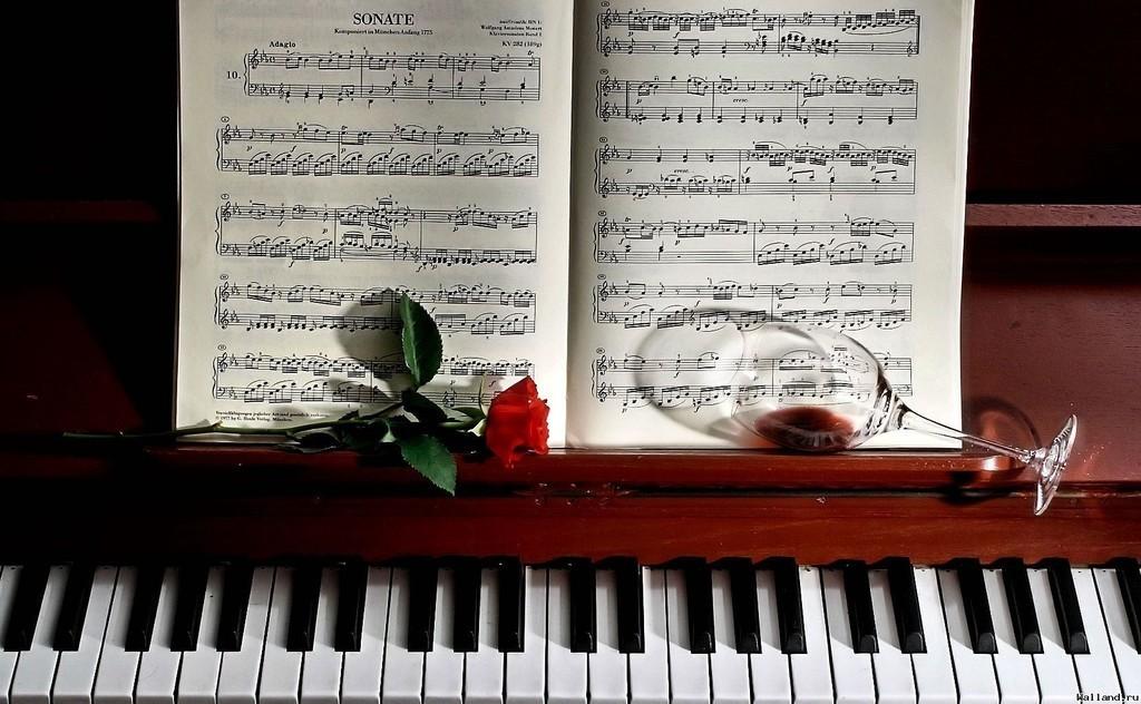 Ангел и пианино