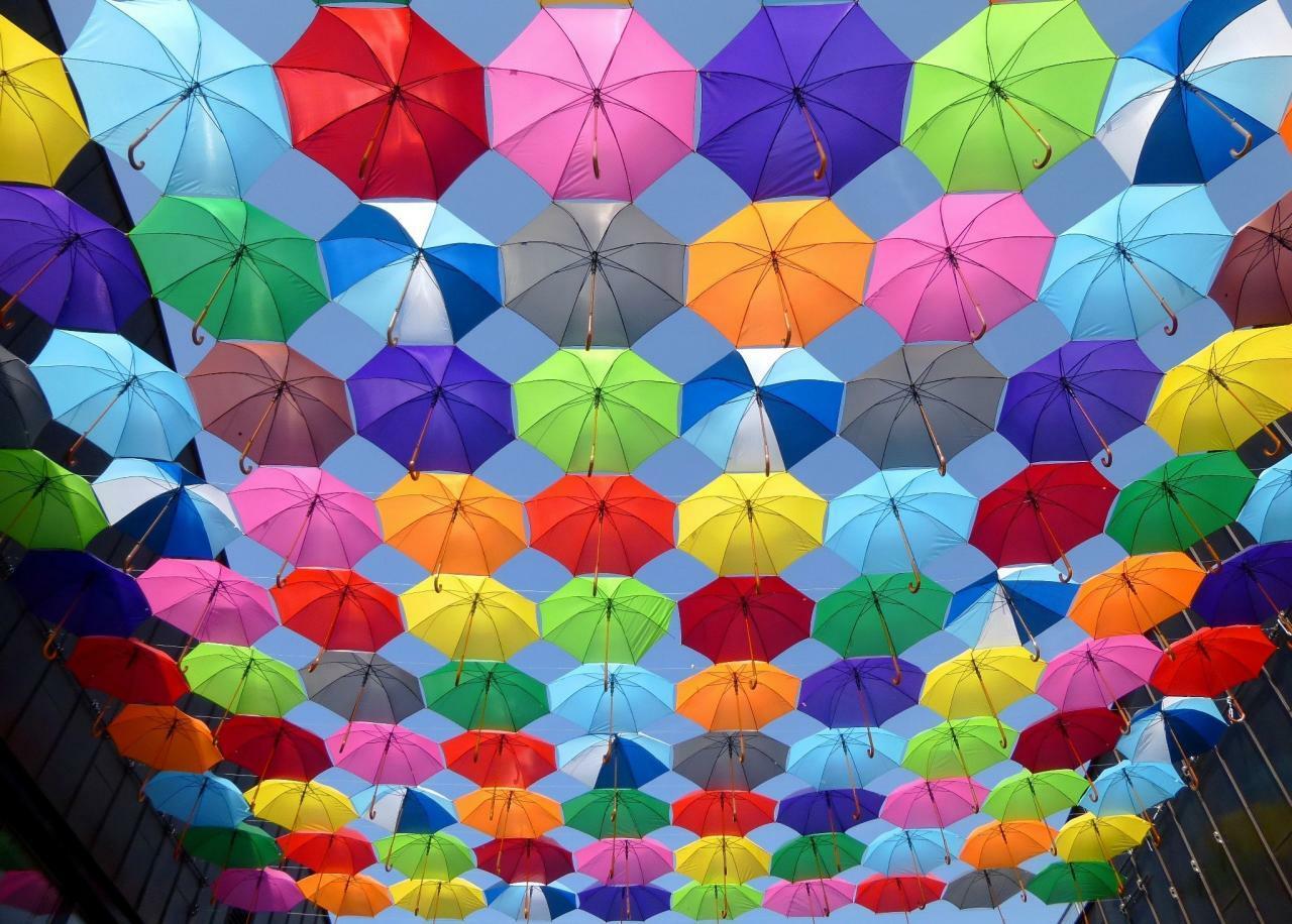 21 октября - Праздник разноцветных зонтиков