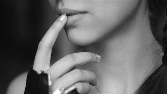 Губами смятыми моими...