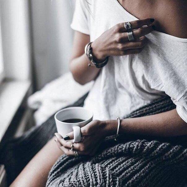 Снежные улицы помнят твоё молчанье...