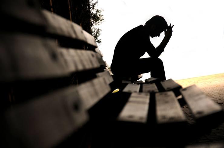 Опустив руки