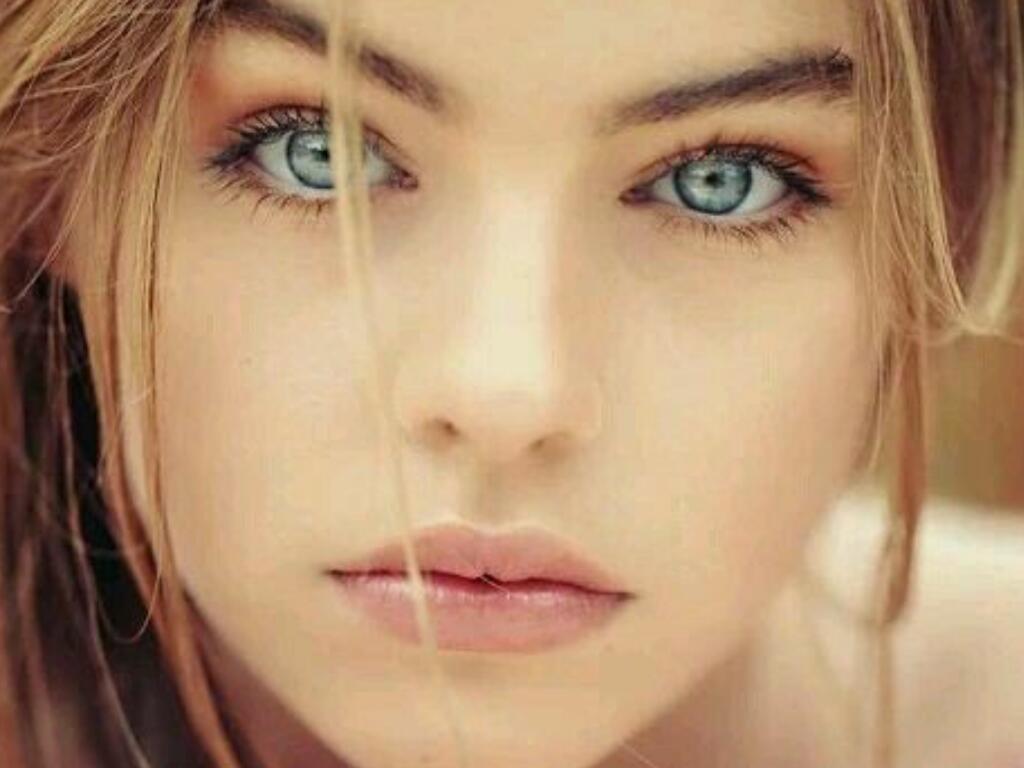 ГЛАЗАМИ В СЕРЫЙ ЦВЕТ