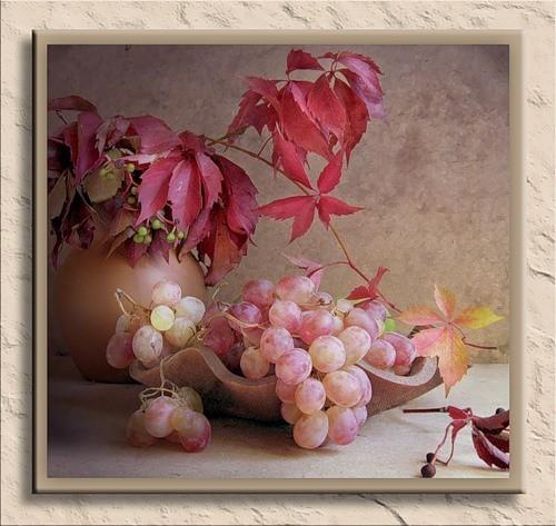 На столе натюрморт...