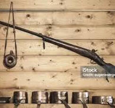 А ПАТРОНЫ-ТО – ХОЛОСТЫЕ