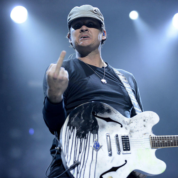 Tom delonge. Tom delonge 2003. Tom delonge сейчас. Blink 182 том делонг. Blink 182 том делонг.