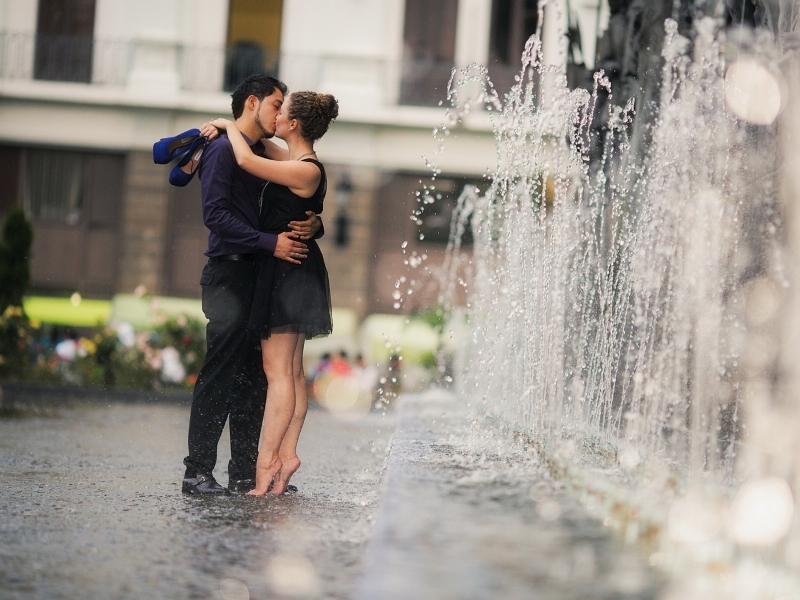 С ПЕРВОГО ВЗГЛЯДА...