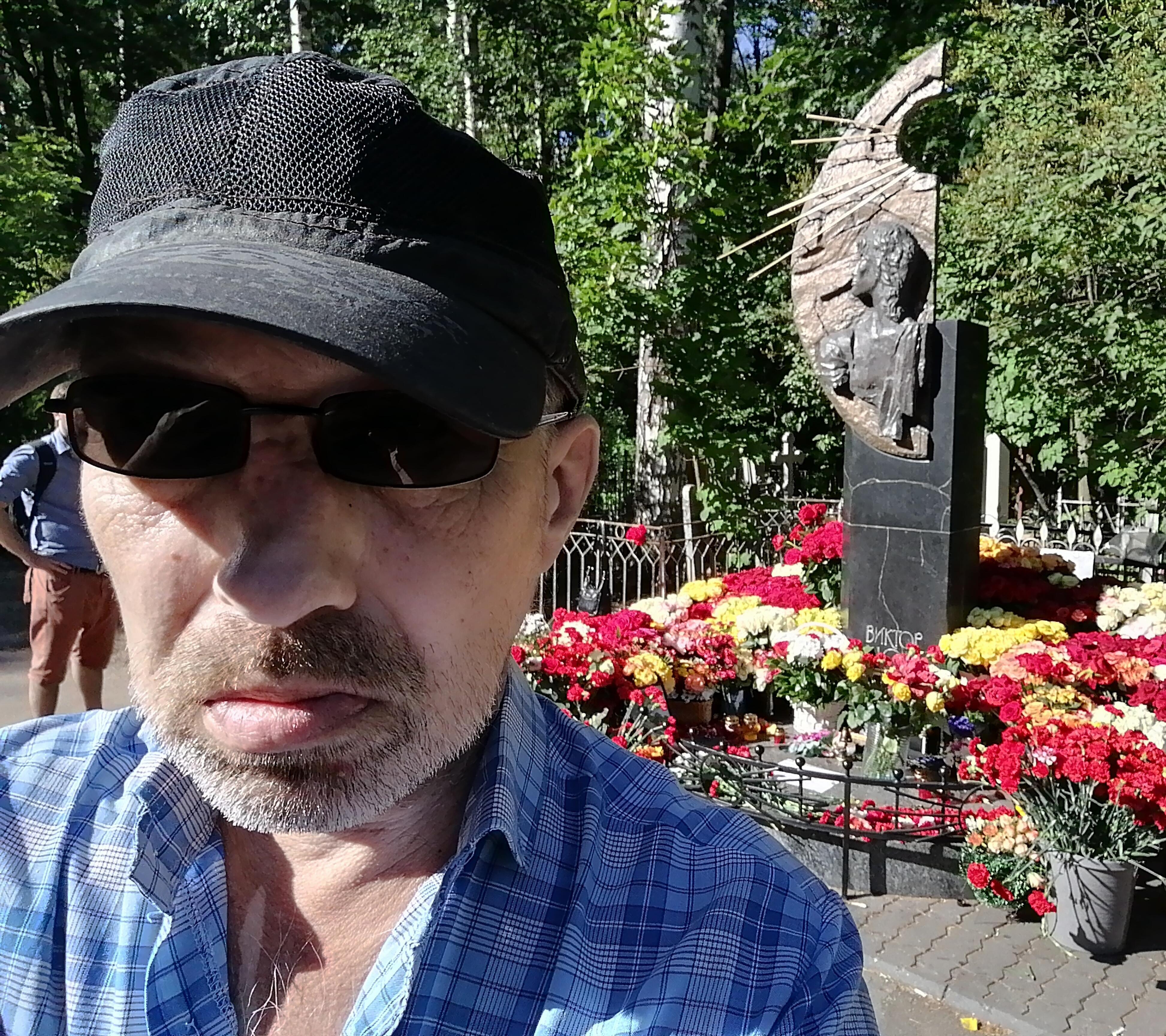 Маслом вниз упадёт бутерброд... 