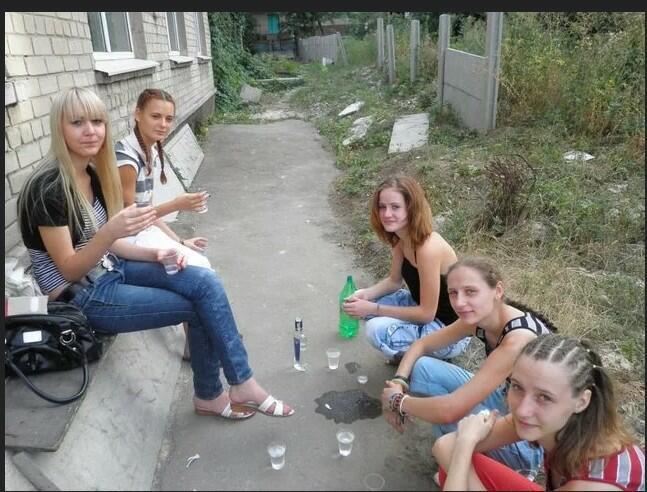 Девочка из другого двора!!!