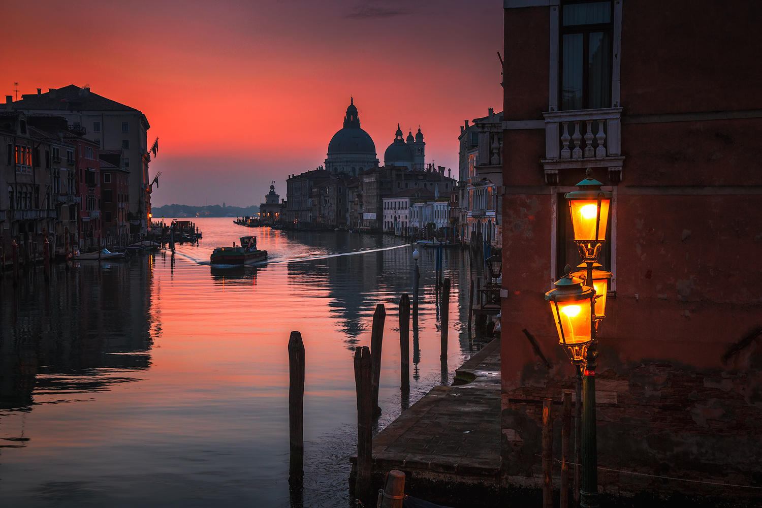 Словом "да" меня балуй...