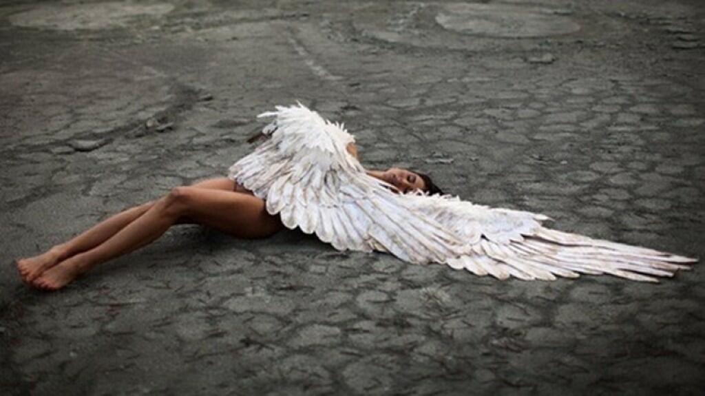 Давно сломаны крылья...